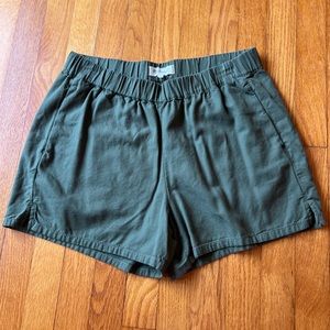 Madewell casual shorts with pockets.